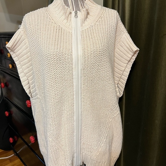 Pure Knit Sweaters - Pure Knit Cream cotton Knit Zip-Up poncho Vest s/m